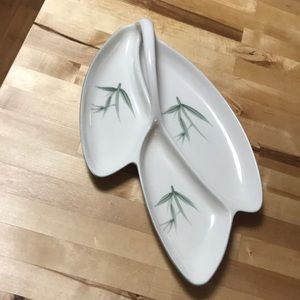 Vintage mid century serving platter! 💚🤍